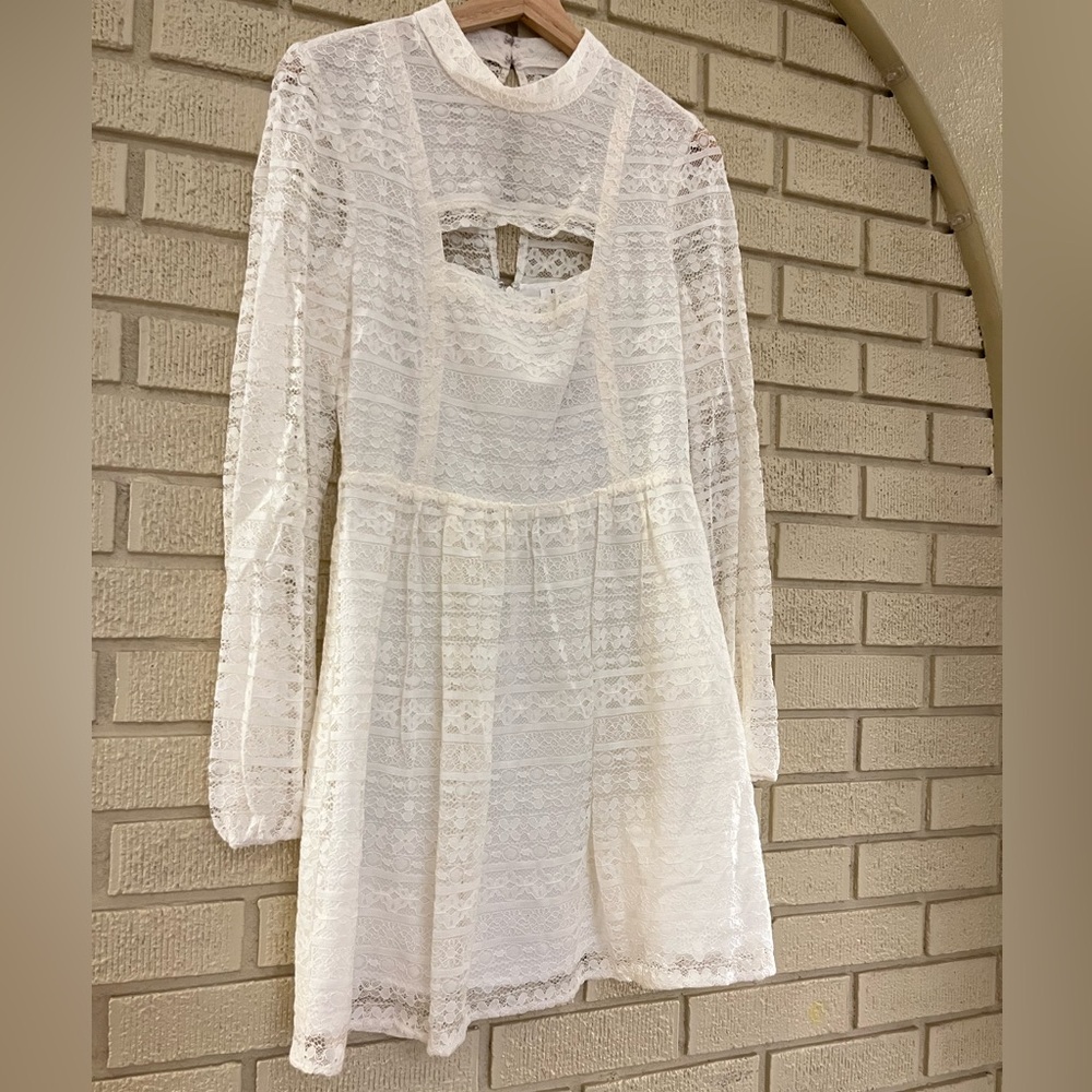 BCBGeneration Lace Stripe Peekaboo Dress Gardenia Size 10 NWT - Picture 4 of 16
